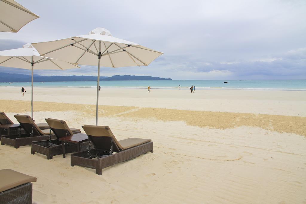 Two Seasons Boracay Resort Balabag  Bagian luar foto