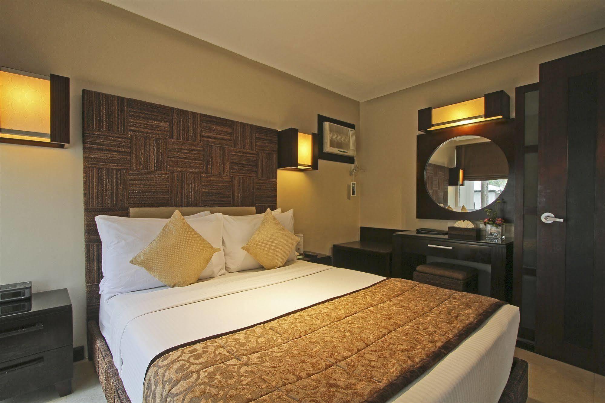 Two Seasons Boracay Resort Balabag  Bagian luar foto