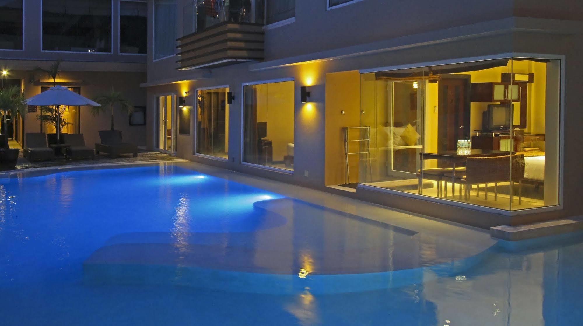 Two Seasons Boracay Resort Balabag  Bagian luar foto